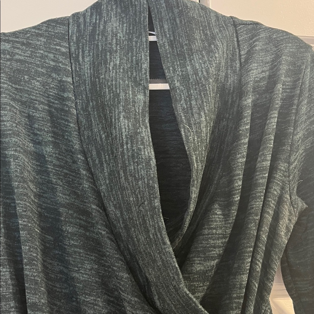 Dark Green Drape Front Expecting/Nursing Top - Picture 4 of 4